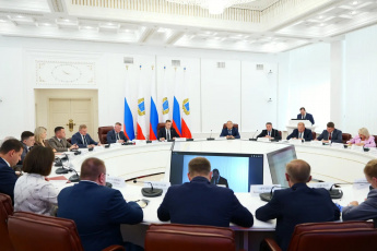 Губернатор Роман Бусаргин провел постоянно действующее совещание с заместителями председателя правительства, министрами, а также главами районов