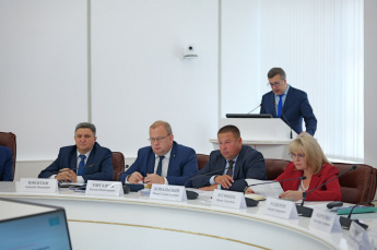 Губернатор Роман Бусаргин провел постоянно действующее совещание с участием зампредов и министров Правительства области, а также глав районов