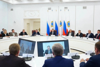Губернатор Роман Бусаргин провел постоянно действующее совещание с заместителями председателя правительства, министрами, а также главами районов