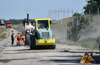 В сельских населенных пунктах области дорожные работы завершены на 80% 