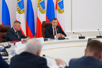 Губернатор Саратовской области Роман Бусаргин провел постоянно действующее совещание с зампредами Правительства, министрами и руководителями ведомств, а также главами районов