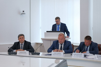Губернатор Роман Бусаргин провел постоянно действующее совещание с зампредами и министрами Правительства области, а также главами районов