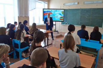 Обучающимся средней школы поселка Римско-Корсаковка рассказали о профессии ученого