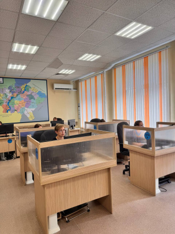 Сегодня день номера экстренного вызова