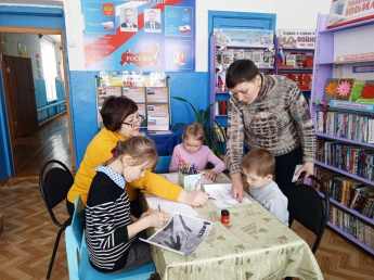 В эти дни в учреждениях культуры и образования проходят тематические мероприятия, приуроченные к 10 летию со дня воссоединения Крыма с Россией