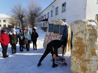 Дню памяти о россиянах, исполнявших служебный долг за пределами Отечества посвящается