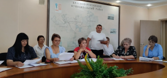 Депутаты Собрания рассмотрели актуальные вопросы на очередном заседании 