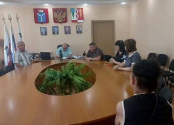 Глава Краснопартизанского района Юрий Бодров провел прием граждан участников специальной военной операции и членов их семей