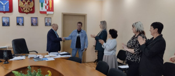 Директора Единой дежурно-диспетчерской службы Краснопартизанского района поздравили с юбилеем