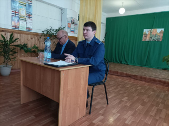 В продолжении встреч с жителями района посетил села Подшибаловка, Римско-Корсаковка и поселок Садовый