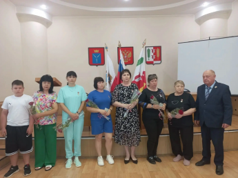 В Краснопартизанском районе вручили памятные знаки семьям погибших защитников Отечества