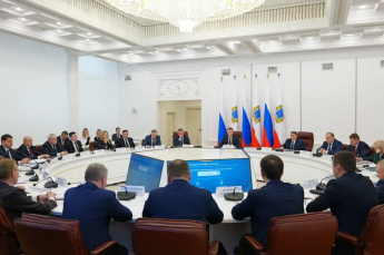 Губернатор Саратовской области Роман Бусаргин провел постоянно действующее совещание с зампредами Правительства, министрами и руководителями ведомств, а также главами районов