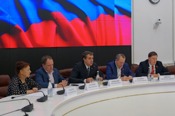 В преддверии формирования бюджета Саратовской области на 2026 год Губернатор Саратовской области проводит встречи с представителями всех фракций в областной думе