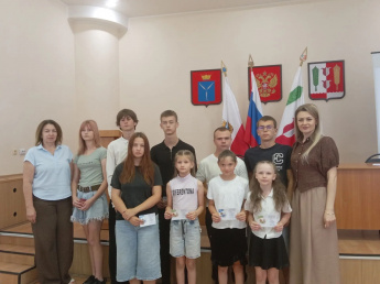 Серебро и бронза в копилку здоровья: школьникам района вручены знаки ГТО