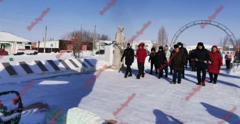 В Краснопартизанском районе возложили цветы к Обелискам павшим воинам-землякам