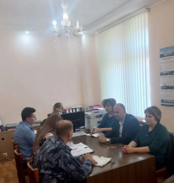 Под председательством Натальи Безгубовой состоялось очередное заседание комиссии по делам несовершеннолетних и защите их прав