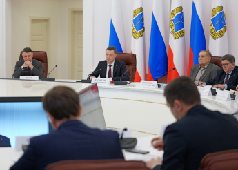 Губернатор Роман Бусаргин провел постоянно действующее совещание с  заместителями председателя правительства и министрами, а также главами районов