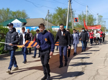 В поселке Горный прошло шествие "Бессмертный полк"