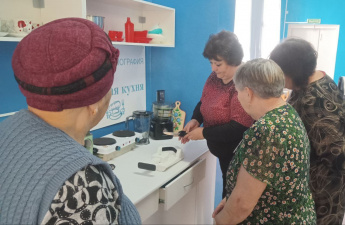 В «Учебной кухне» Комплексного центра социального обслуживания населения Краснопартизанского района прошло занятие для граждан с ограниченными возможностями здоровья