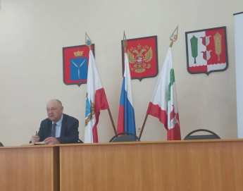 Вопросы благоустройства и завершения отопительного сезона обсудили на постоянно-действующем совещании с руководителями учреждений и организаций района