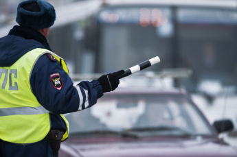 С июля 2025 года начали действовать новые правила при встрече спецтранспорта с автомобилями простых граждан